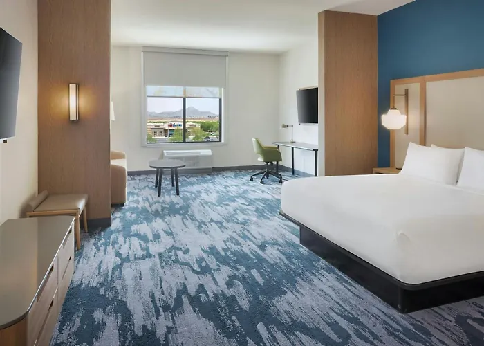 Fairfield By Marriott & Hotel