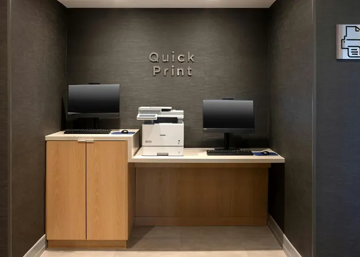 Hotel Fairfield By Marriott & *