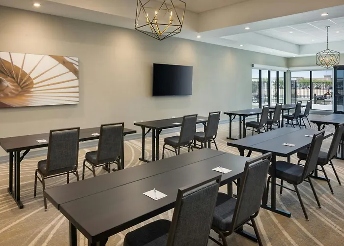 Fairfield By Marriott & Hotel